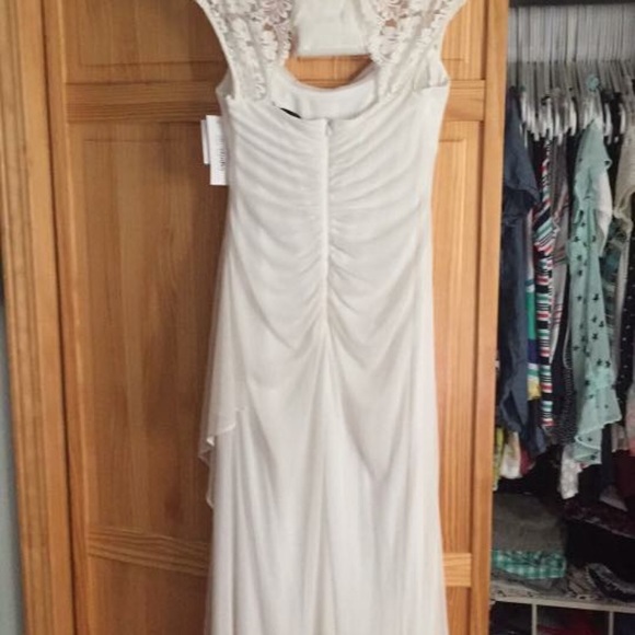 Wedding Dress - Picture 4 of 8