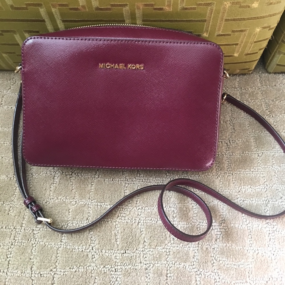 Michael Kors Jetset Travel Crossbody