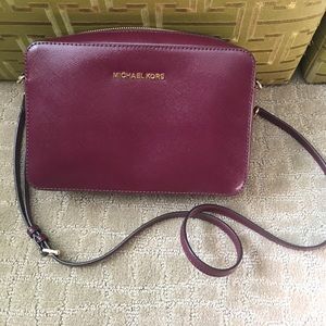 Michael Kors Jetset Travel Crossbody