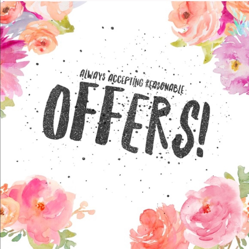 Always accepting reasonable offers! Happy Poshing!
