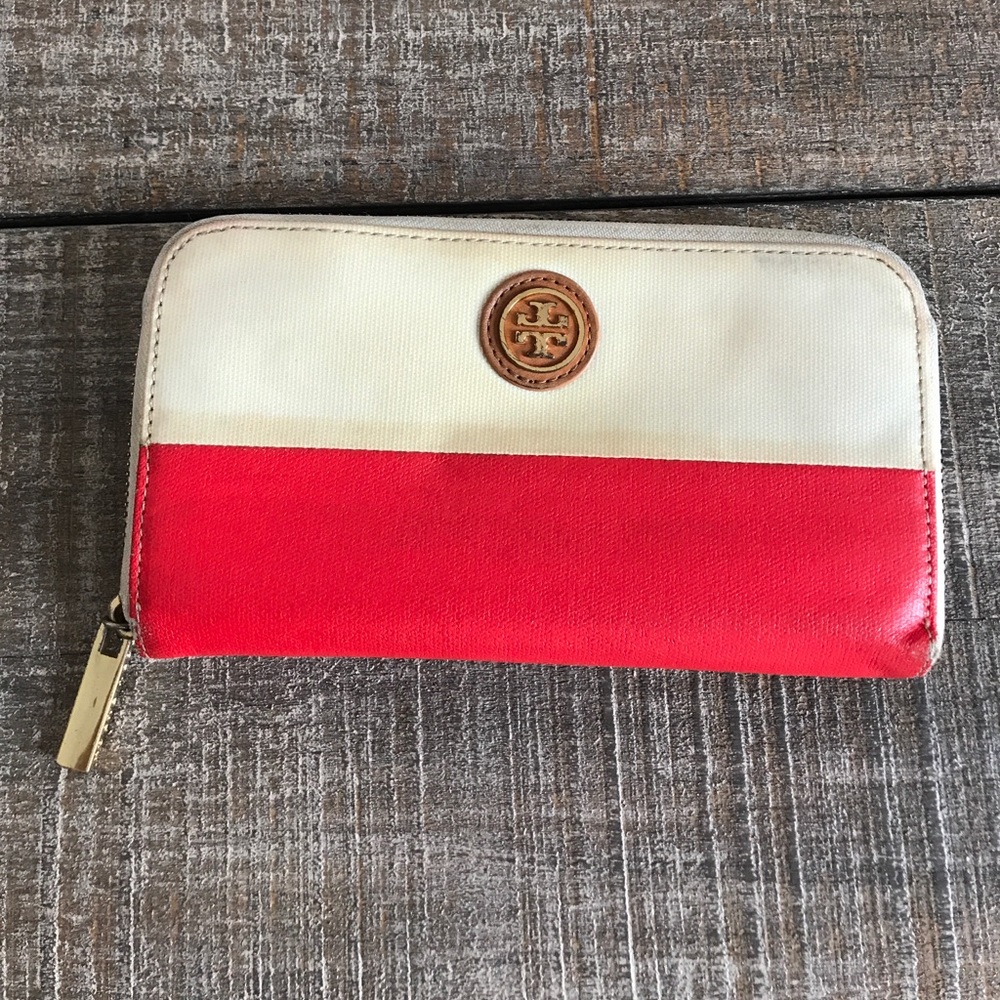 Well loved Tory Burch authentic wallet