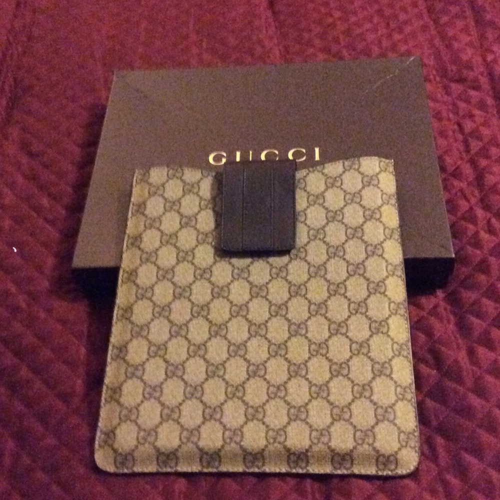 NWOT Authentic Gucci tablet case