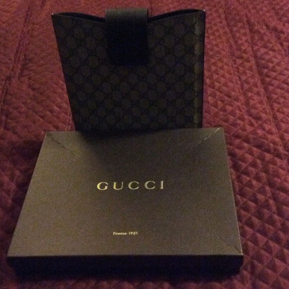 NWOT Authentic Gucci tablet case - Picture 3 of 3