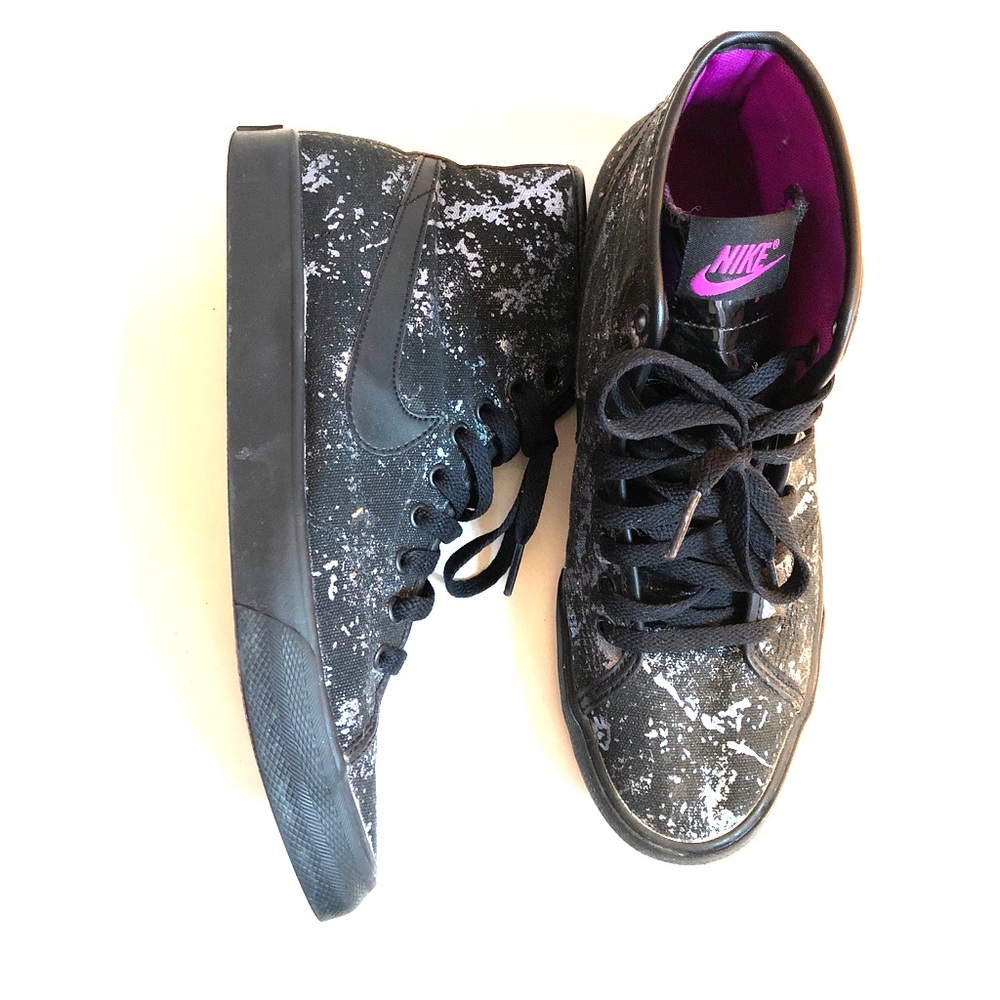 Nike black and silver lifestyle shoes