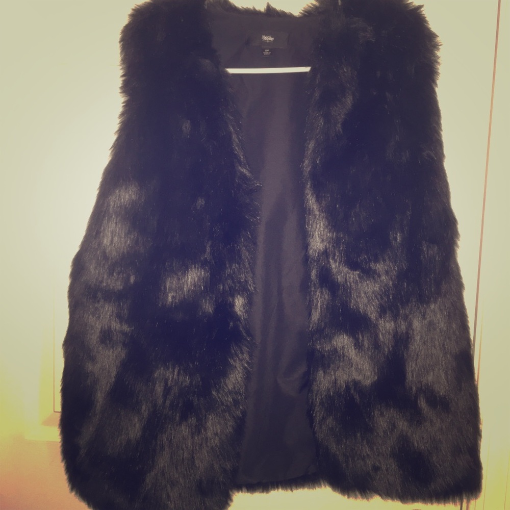 Black faux fur vest