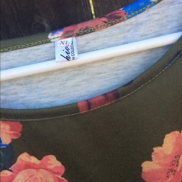 📌•SOLD•Olive Floral Midi Dress📌 - Picture 2 of 4