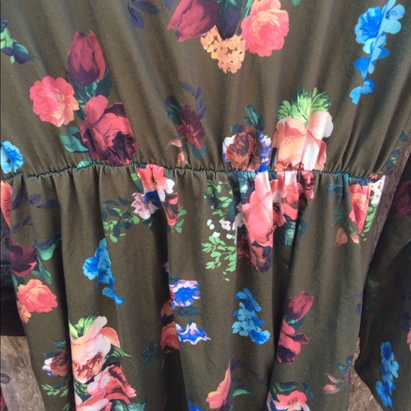 📌•SOLD•Olive Floral Midi Dress📌 - Picture 3 of 4