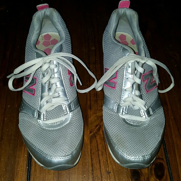 New Balance - Picture 2 of 5