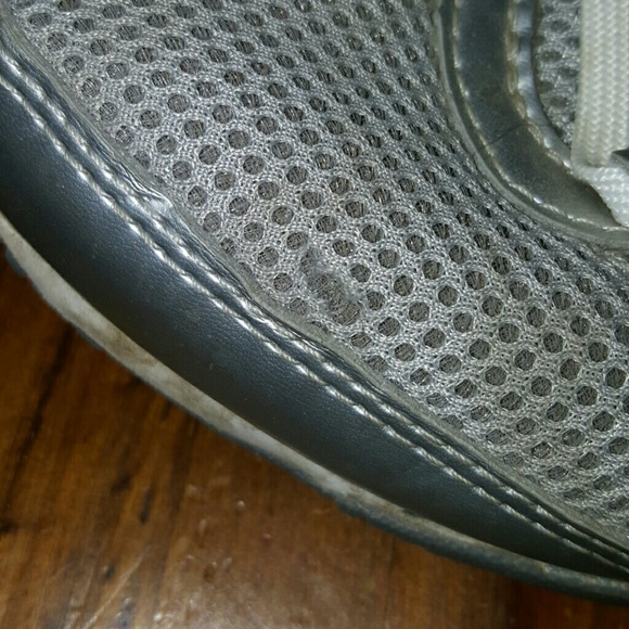 New Balance - Picture 5 of 5