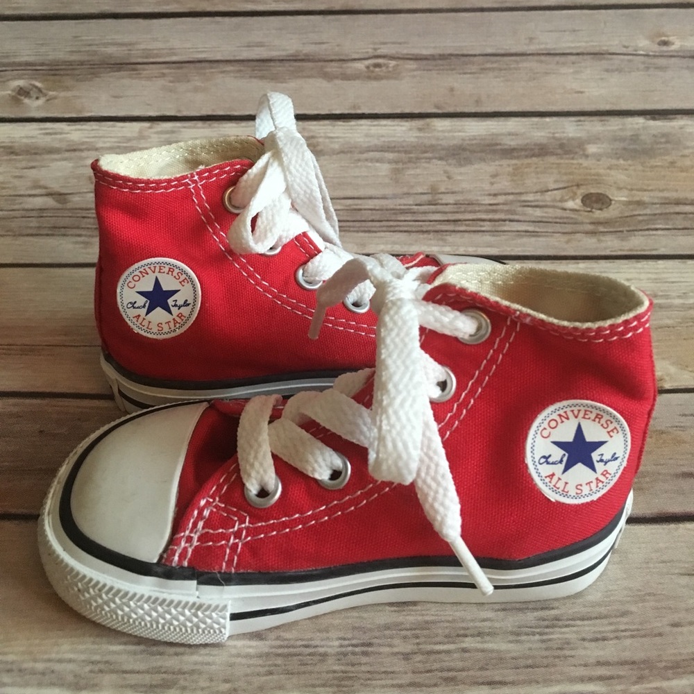 Converse - Chuck Taylor High Tops - EUC - Size 5