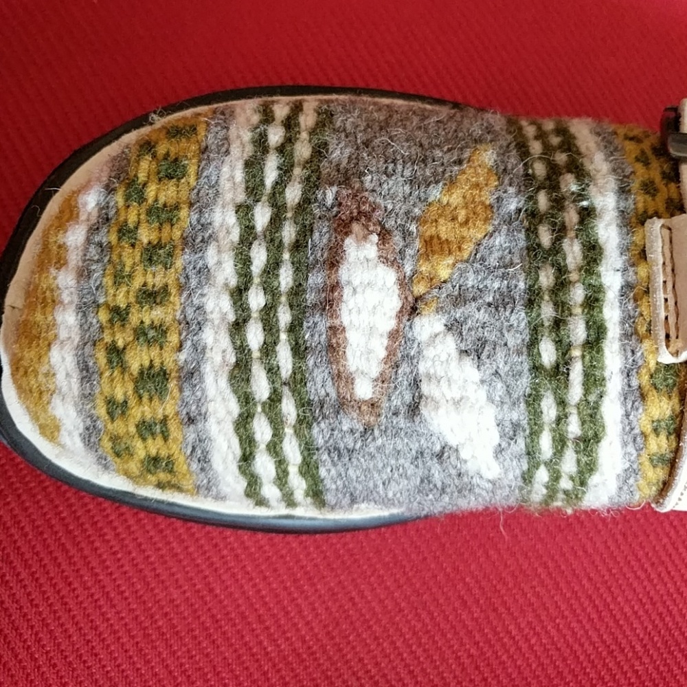 Born wool "Indian Blanket" clogs