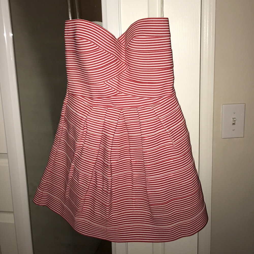 Women's strapless dress