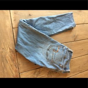 American eagle light wash jeans