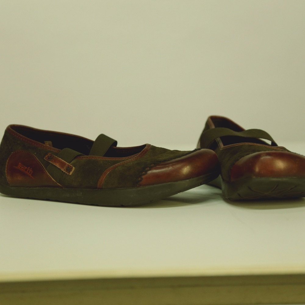 Brown suede and maroon leather Kalso Earth shoes