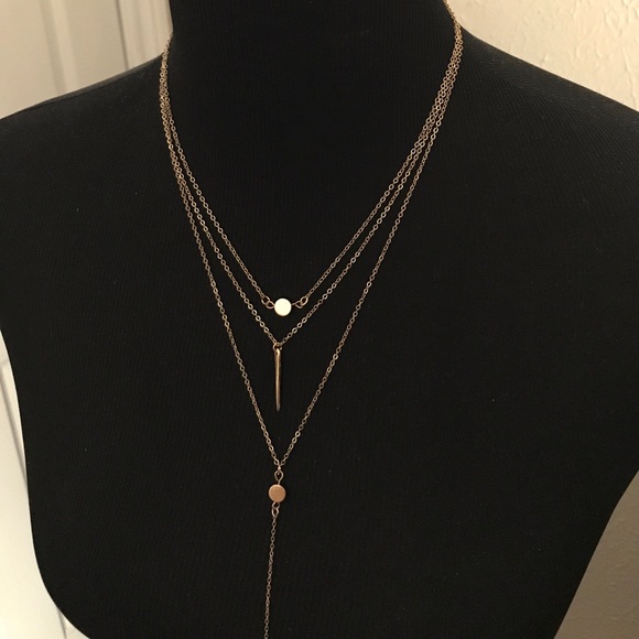 🫦Three Strand Necklace - Picture 4 of 6