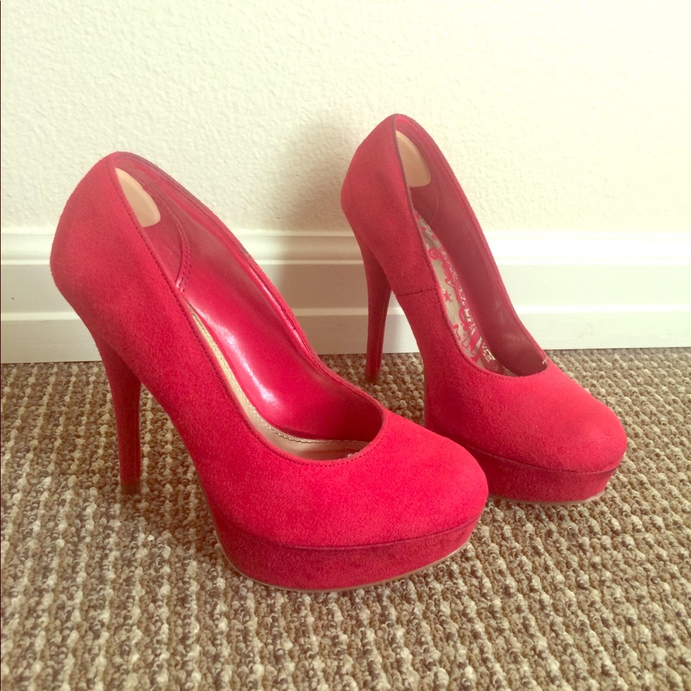 Hot red heels