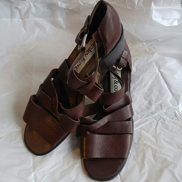 Shoes - Picture 1 of 8