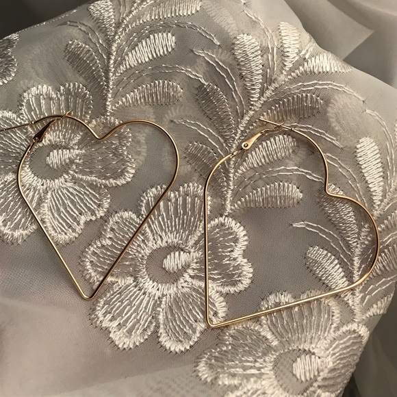✌🏼PAIRS Wire Hearts Earrings - Picture 3 of 5