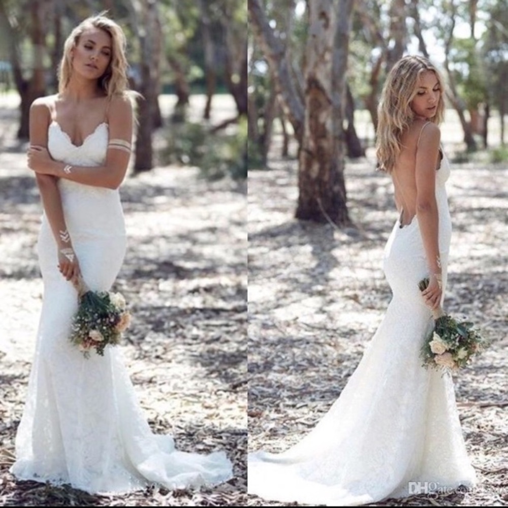 BRAND NEW WEDDING DRESS!