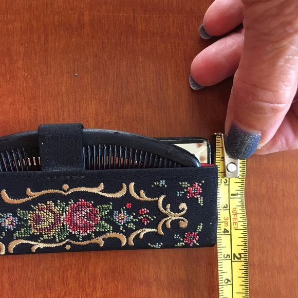 VTG Embroidered Comb & Mirror Set - EXC. COND.!!! main image 6
