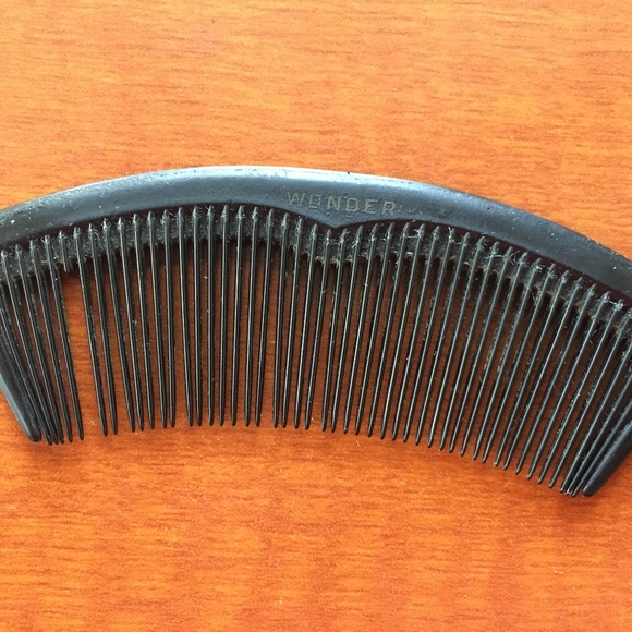 VTG Embroidered Comb & Mirror Set - EXC. COND.!!!