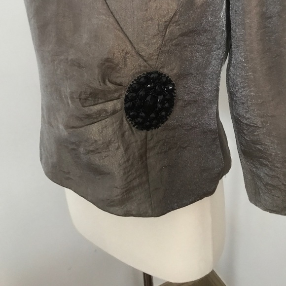 Elegant jacket by J R Nites/Carol Lin - Picture 3 of 7