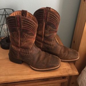 Nice Ariat boots were my sons boots too small