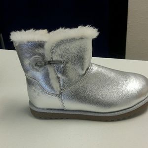 Kids silver fur boots