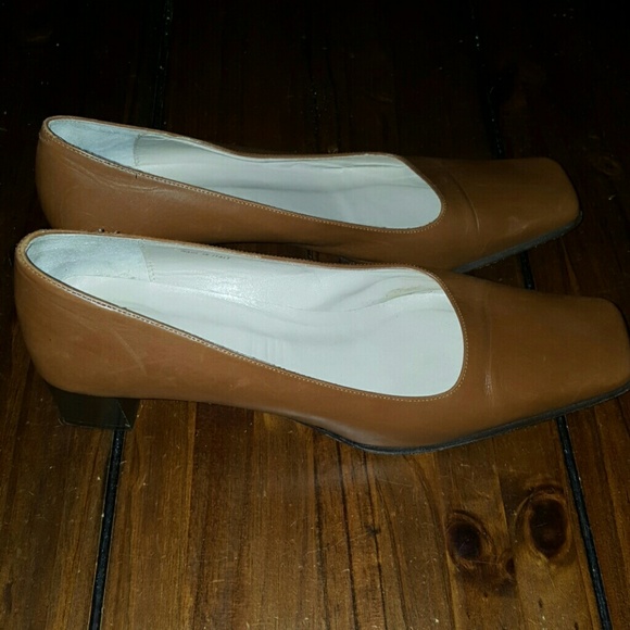 Coach - Picture 1 of 6