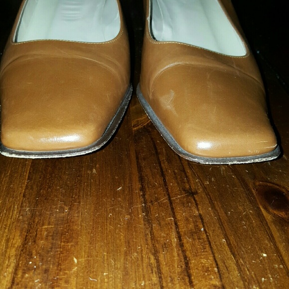 Coach - Picture 4 of 6