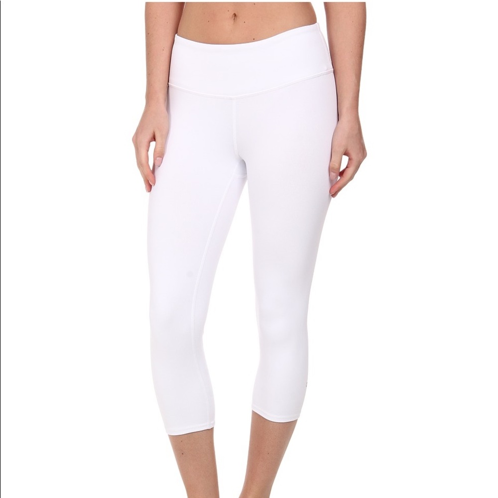 ALO white cropped leggings