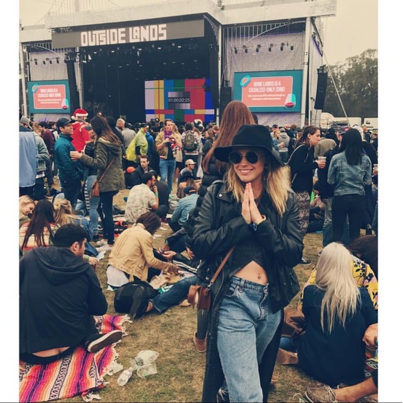 Meet your Posher, Erika - Picture 1 of 1