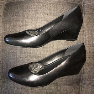 Ecco Royan Wedge Black NWT