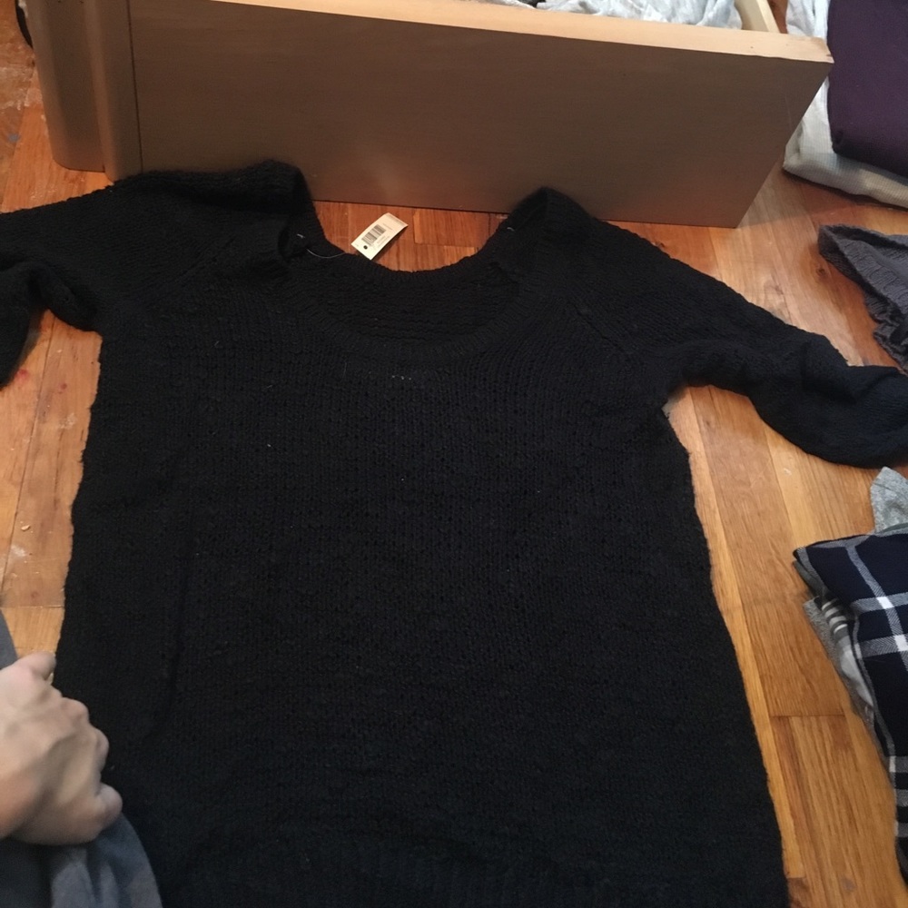 Women’s Gilly Hicks long scoop neck sweater