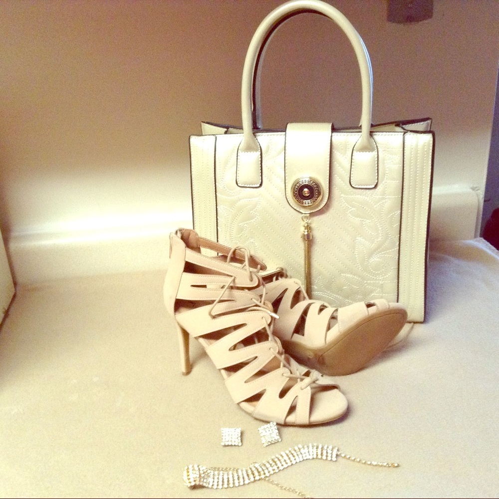 Caged heels! 👠👠👠👠🎈🎈🎉