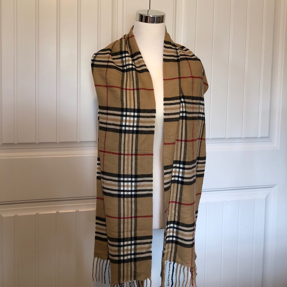 Elegant Scarf - Picture 2 of 4