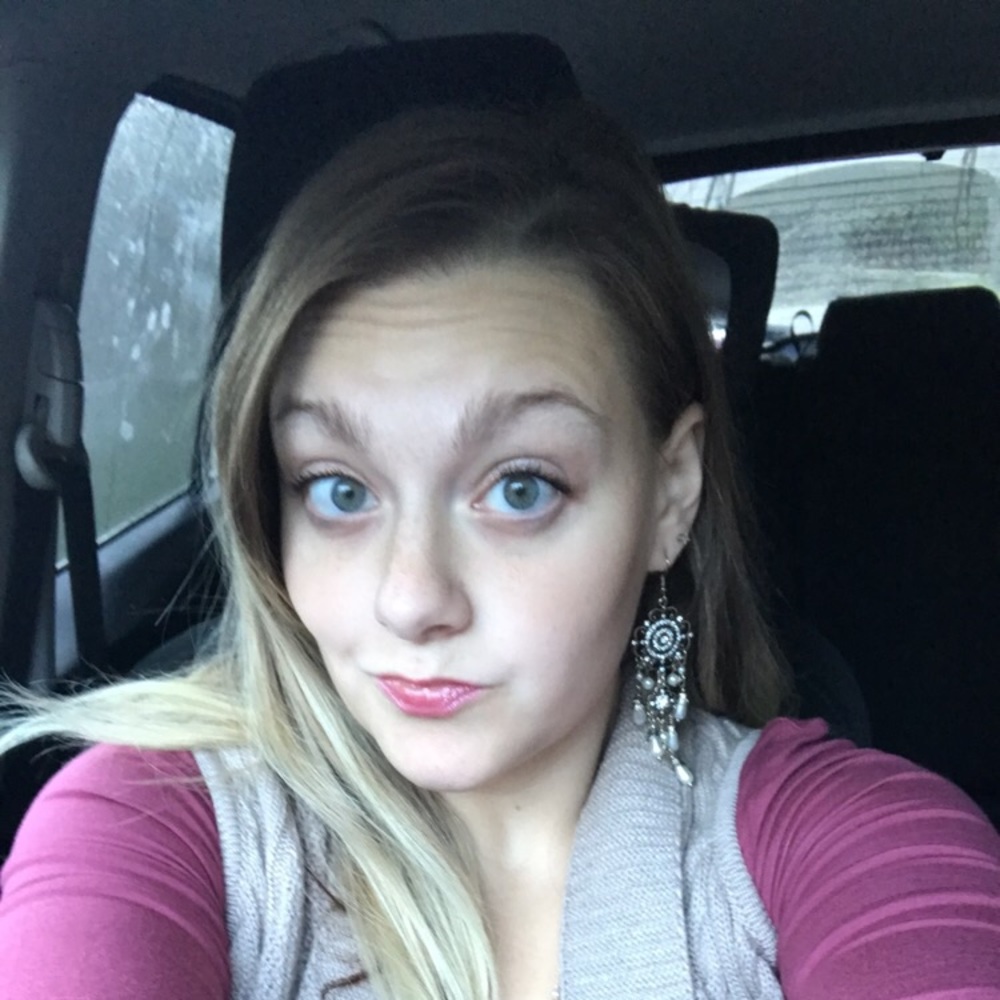 Meet your Posher, Stephanie