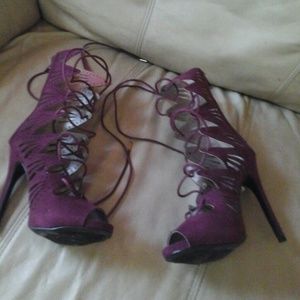 New Cute Lace Up Maroon shoes/booties 7