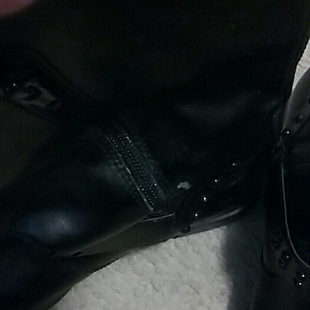 Boots - Picture 2 of 4