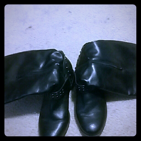 Boots - Picture 1 of 4