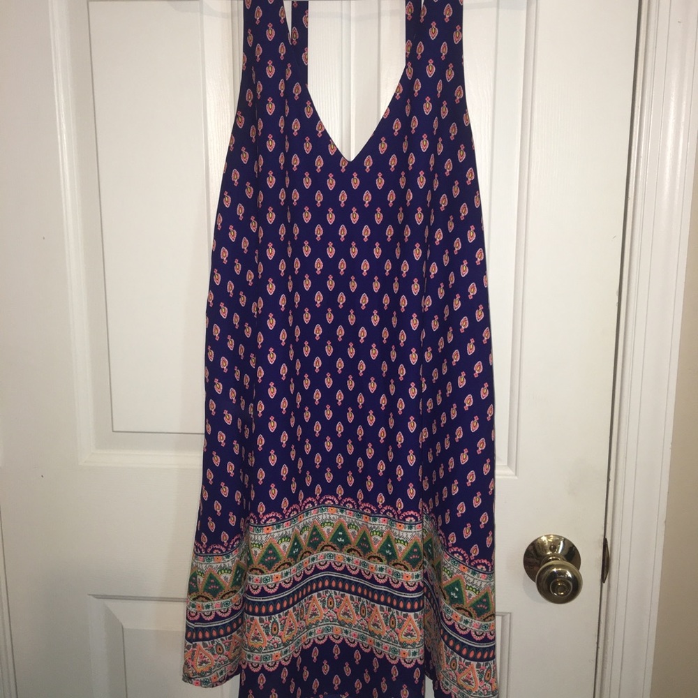 Silk patterned spring dress with open back