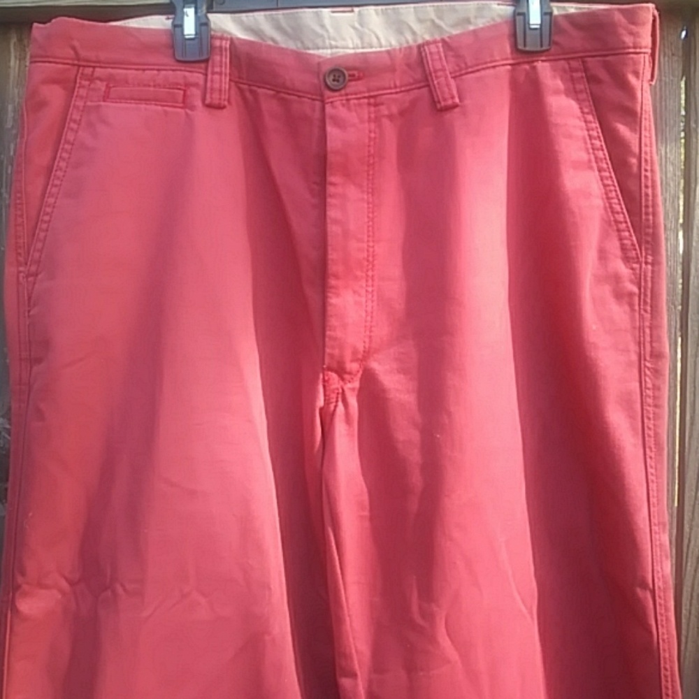 Jagged khaki pants 38x32