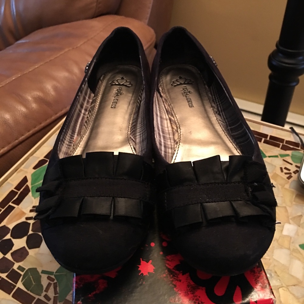 Flats - Picture 3 of 3