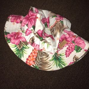 VANS Floral Bucket Hat 🌸