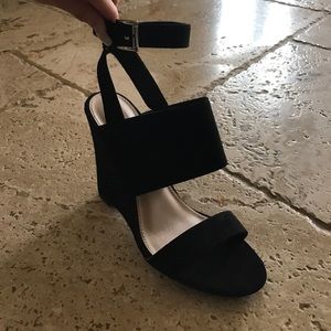 Forever21 black wedge heels