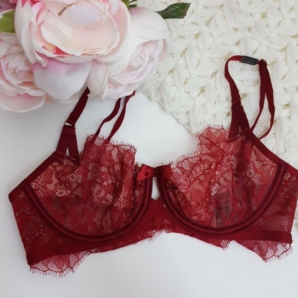 NWT Victoria's Secret very sexy unlined demi bra - Picture 1 of 3