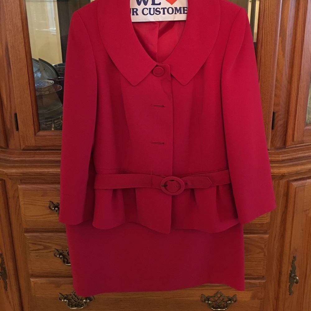 Women's Tahari Suit