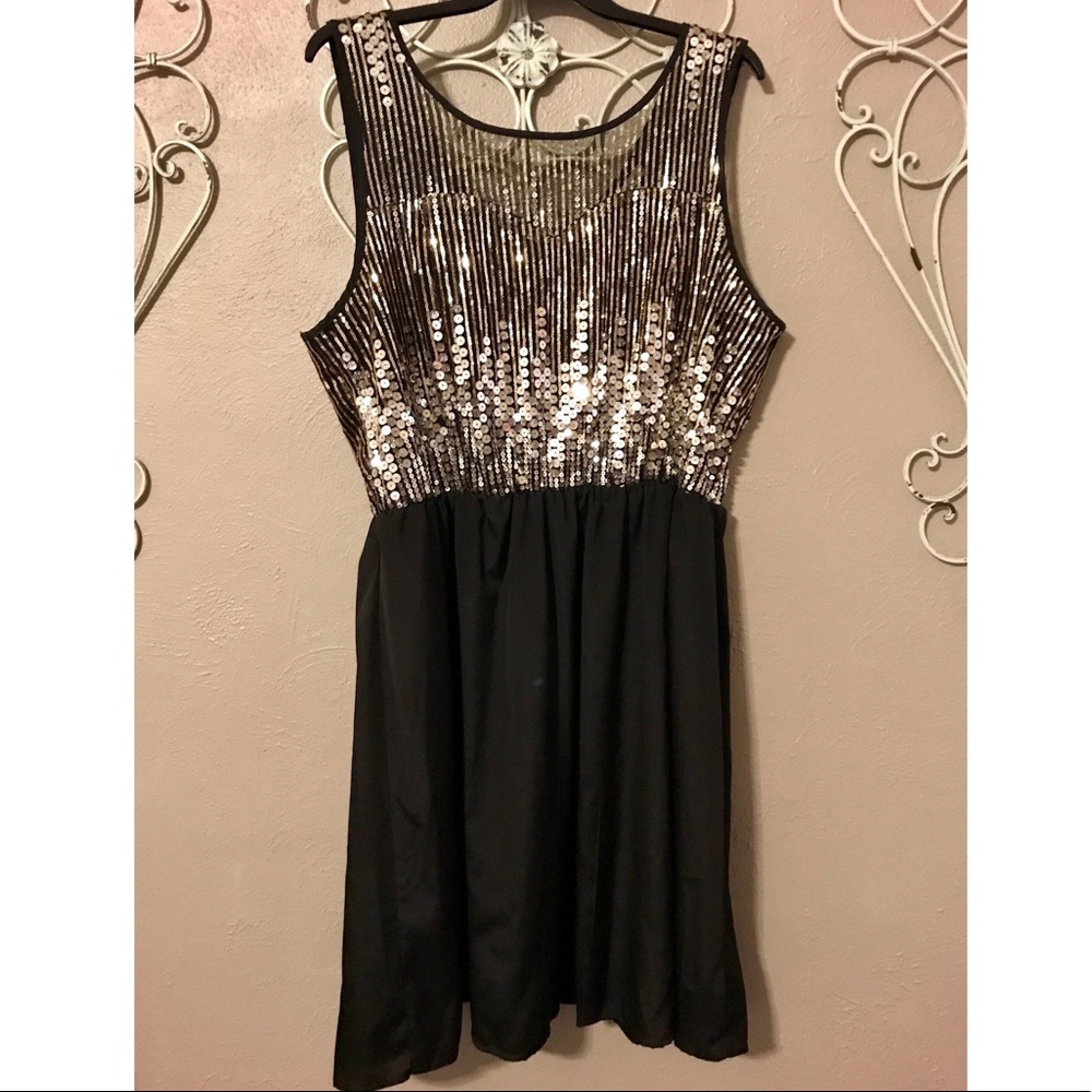 PLUS SIZE COCKTAIL OR PARTY DRESS