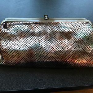 Hobo International clutch