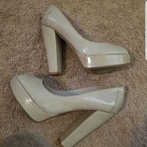DE ALDO BAISLEY PATENT PEEP TOE PUMPS
